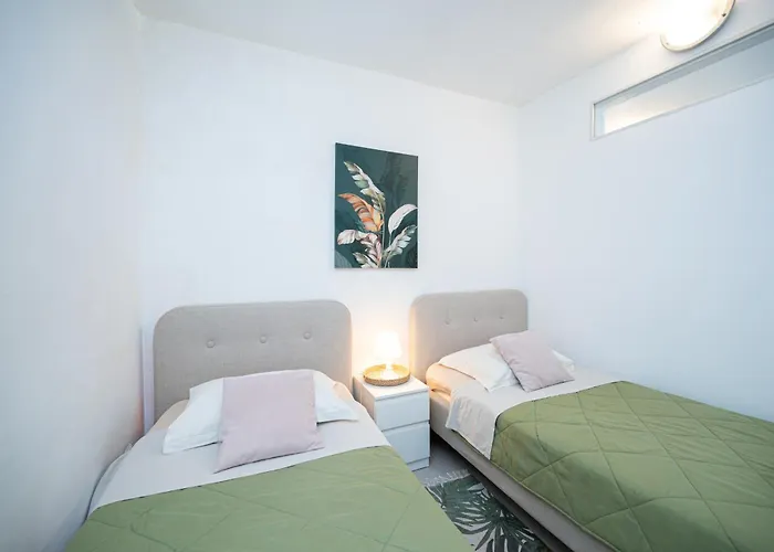 Family Friendly Seaside Zaglav, Dugi Otok - 9726 Sali