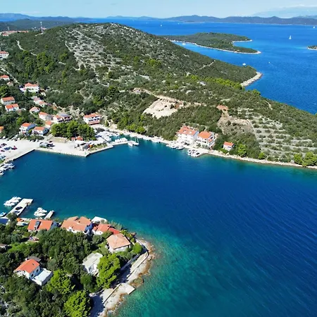 Апартаменты Family Friendly Seaside Zaglav, Dugi Otok - 9726 *