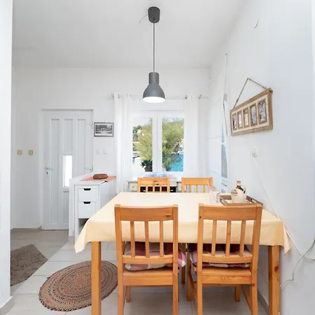 Family Friendly Seaside Zaglav, Dugi Otok - 9726 Apartmán Sali